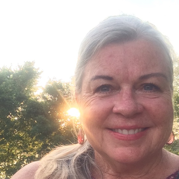 Meet your Posher, Shawna - Picture 1 of 1